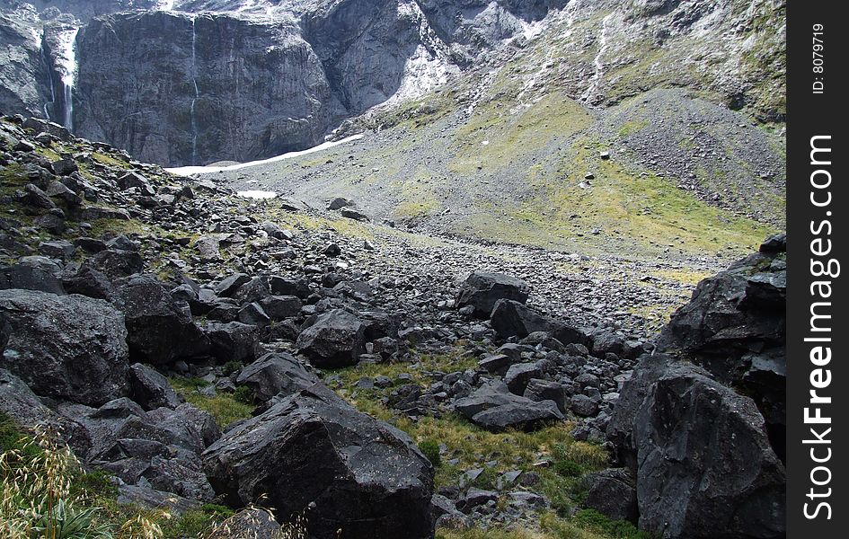 Scenic photo of mountain ranges somewhere in New Zealand