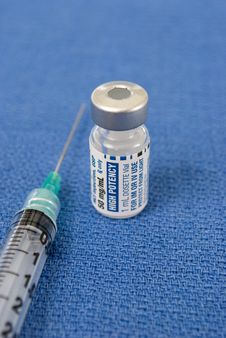 Medicine Vial With Hypodermic Royalty Free Stock Photo
