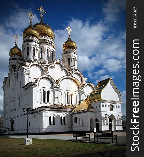 In days the August putsch 1991, in Tolyatti on town-planning advice a decision was accepted about building of temple complex, consisting of baptismal temple, at home prichta, bell towers and Preobrazhenskogo of cathedral. It was originally assumed to dispose Spaso-preobrazhenskiy cathedral ashore Volga, but from large distance to the habitants of city it was decided to put a cathedral nearer to the dwelling-houses.

Building began in June, 1992 from erection of temple in honour Ioanna Krestitelya and at home parable. Erection of Spaso-preobrazhenskogo of cathedral began in 1996 and it is completed in 2002. Building was conducted Management of capital building of industrial buildings and buildings of Â«AvtoVazÂ» at direct participation of abbot Spaso-preobrazhenskogo cathedral of protoiereya Valery Marchenko. In days the August putsch 1991, in Tolyatti on town-planning advice a decision was accepted about building of temple complex, consisting of baptismal temple, at home prichta, bell towers and Preobrazhenskogo of cathedral. It was originally assumed to dispose Spaso-preobrazhenskiy cathedral ashore Volga, but from large distance to the habitants of city it was decided to put a cathedral nearer to the dwelling-houses.

Building began in June, 1992 from erection of temple in honour Ioanna Krestitelya and at home parable. Erection of Spaso-preobrazhenskogo of cathedral began in 1996 and it is completed in 2002. Building was conducted Management of capital building of industrial buildings and buildings of Â«AvtoVazÂ» at direct participation of abbot Spaso-preobrazhenskogo cathedral of protoiereya Valery Marchenko.