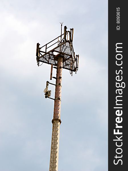 A cell phone tower helps to transmit and receive the radio signals of clients