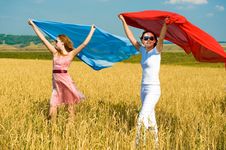Two Young Beautiful Woman Running On The Field Royalty Free Stock Images Two Young Beautiful Woman Running On The Field Royalty Free Stock Images