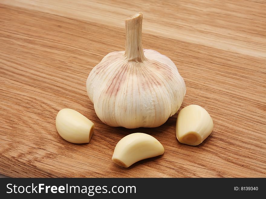 Garlic on a chopping board