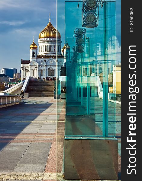 Cathedral of Christ the Saviour and lanterns on the bridge, Moscow, Russia