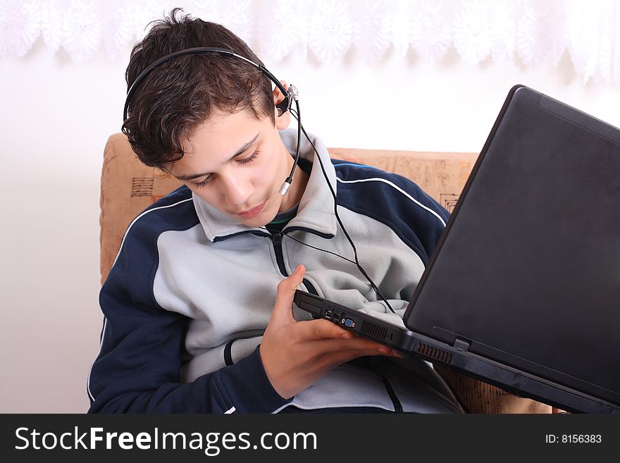 Laptop and headphones for the new generations. Laptop and headphones for the new generations