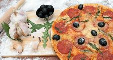 Pizza And The Ingredients Royalty Free Stock Photography Pizza And The Ingredients Royalty Free Stock Photography