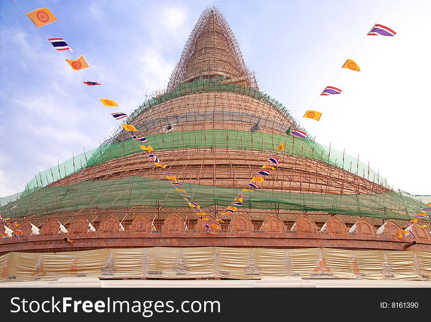 The repairing of great pagoda in Nakon Pa Thom, Thailand. The repairing of great pagoda in Nakon Pa Thom, Thailand.