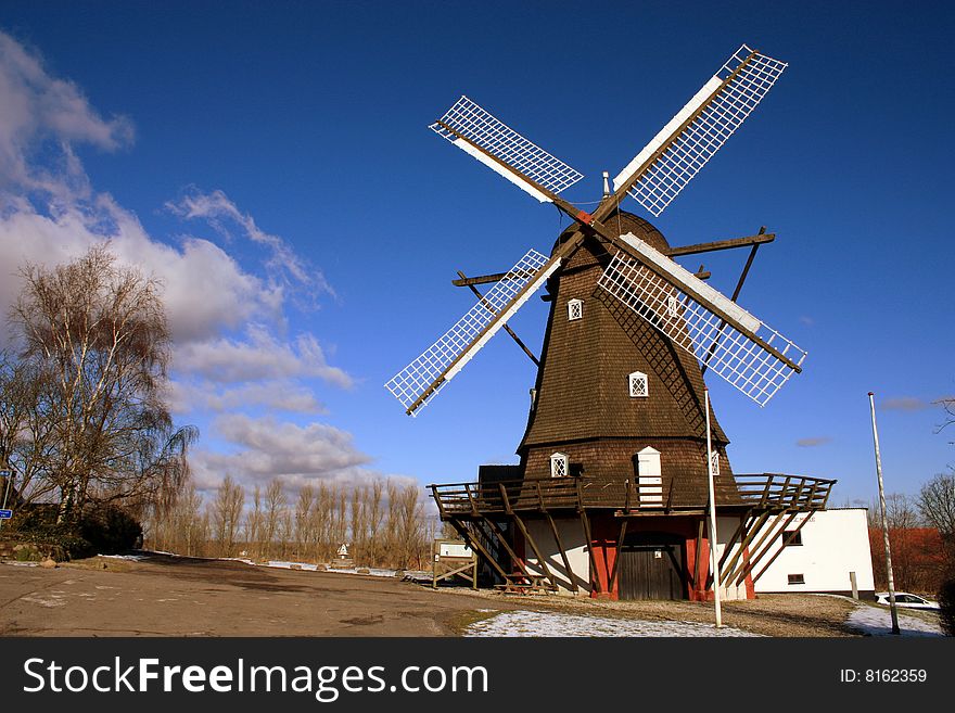 NÃ¸rre JernlÃ¸se Mill was built in 1853 and is one of Denmark's best kept mills.