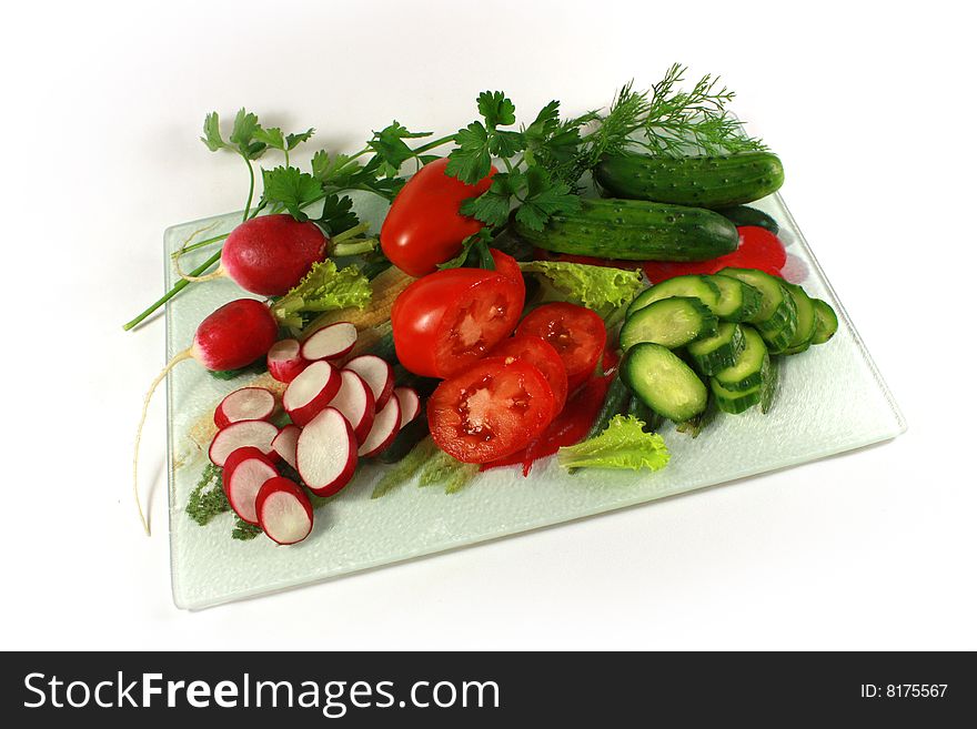 Delicious, appetizing, ripe vegetables on a razdelochnoy board