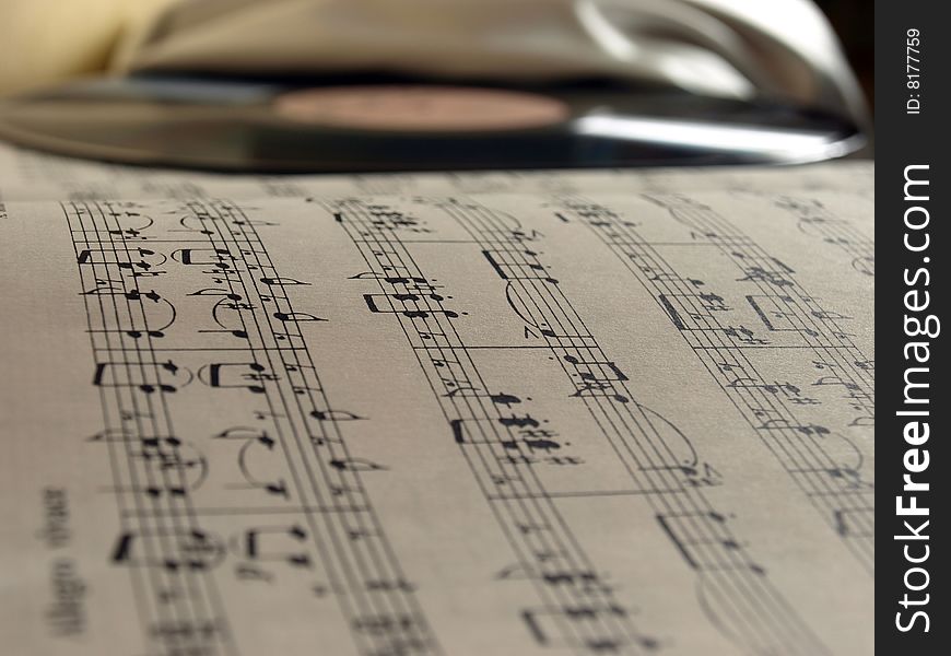 Collection of the notes, snow-white tablecloth, vinyl plate