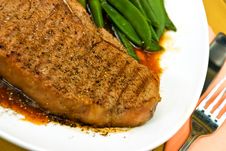T-Bone Steak With Fresh Green Beans And Red Potato Stock Photography T-Bone Steak With Fresh Green Beans And Red Potato Stock Photography