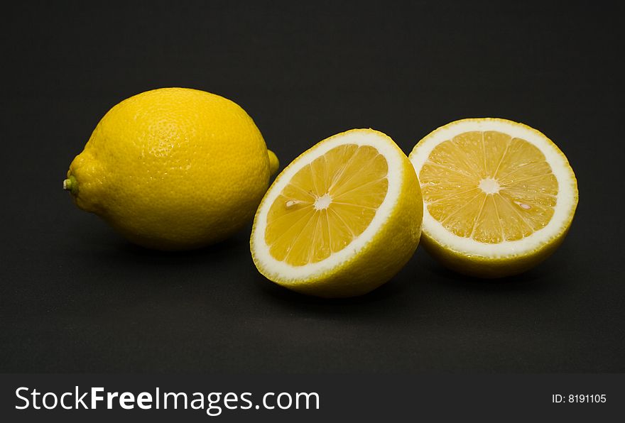 Ripe and cut lemon