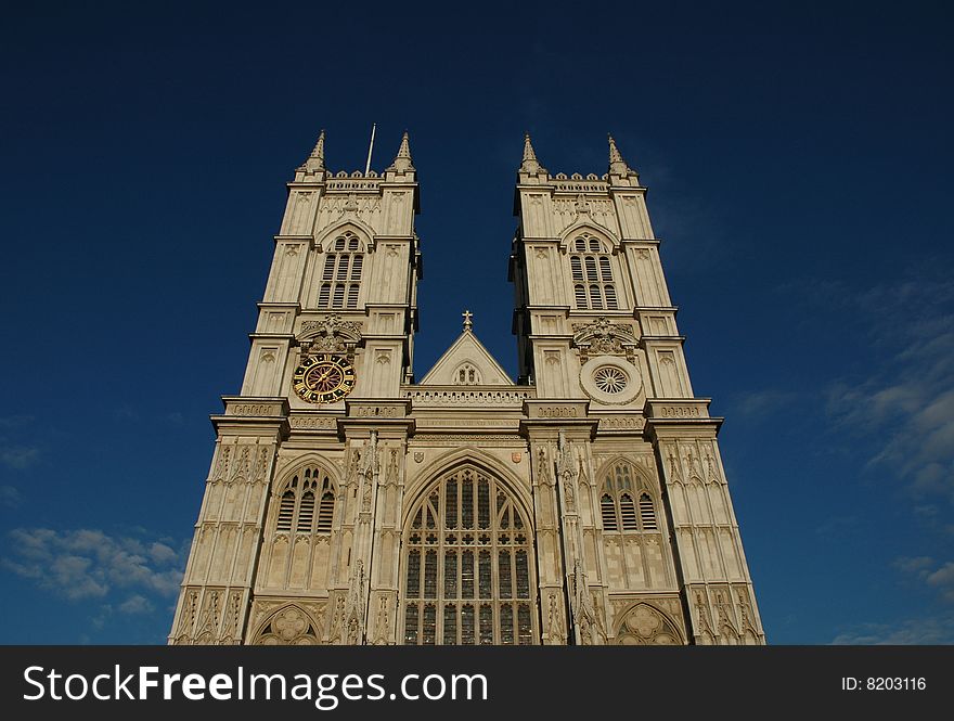 Westminster Abbey (London England) nad blue sky