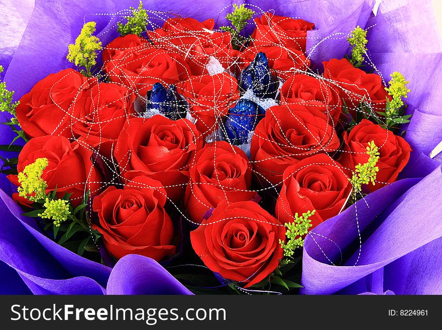 A bouquet of red roses, romantic love