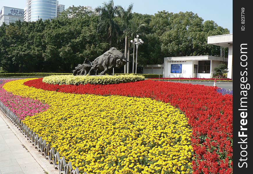 Statue with flower in Shenzhen
