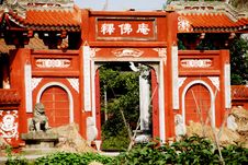Pengzhou, China: Shi Fo Temple Entry Gate Stock Photography