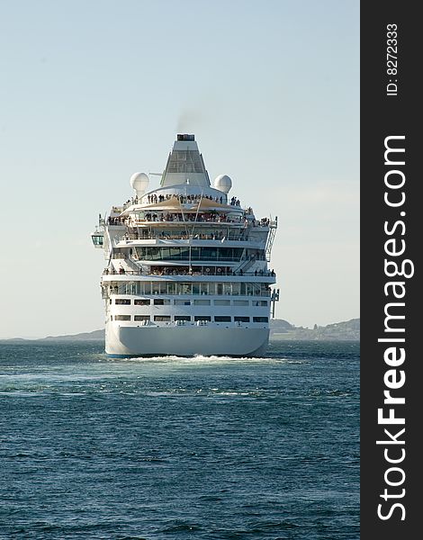 Cruiseship Departure