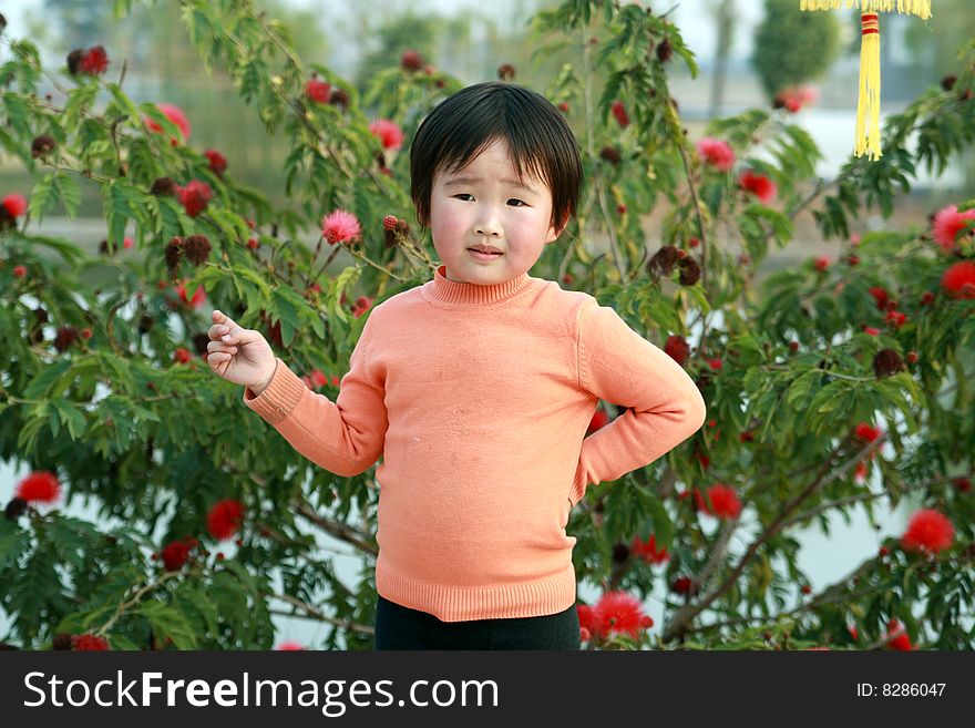 Chinese little child 
in the jieyang park