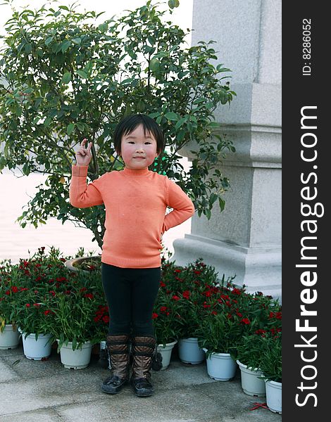 Chinese little child 
in the jieyang park