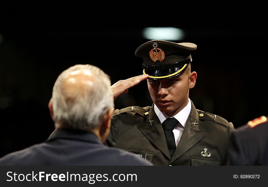 El Presidente Salvador SÃ¡nchez CerÃ©n participÃ³ esta maÃ±ana en la graduaciÃ³n de la promociÃ³n nÃºmero 88 de la Escuela Militar &quot;CapitÃ¡n General Gerardo Barrios&quot;. Un total de 65 cadetes, 59 hombres y 6 seÃ±oritas, fueron los graduados a quienes el Presidente entregÃ³ sables y espadas. El Presidente Salvador SÃ¡nchez CerÃ©n participÃ³ esta maÃ±ana en la graduaciÃ³n de la promociÃ³n nÃºmero 88 de la Escuela Militar &quot;CapitÃ¡n General Gerardo Barrios&quot;. Un total de 65 cadetes, 59 hombres y 6 seÃ±oritas, fueron los graduados a quienes el Presidente entregÃ³ sables y espadas.