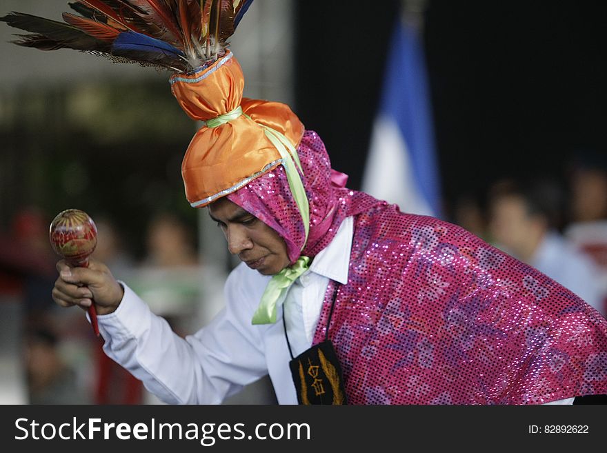 El Presidente Salvador SÃ¡nchez CerÃ©n participÃ³ esta maÃ±ana en el acto donde se entregaron escrituras de propiedad a unas 6 mil personas. En la actividad acompaÃ±aron al presidente la presidenta del Instituto SalvadoreÃ±o de TransformaciÃ³n Agraria &#x28;ISTA&#x29; Carla AlvanÃ©s; el ministro de Agricultura Orestes Ortez; el ministro de GobernaciÃ³n y Desarrollo Teritorial ArÃ­stides Valencia; el director ejecutivo del Centro Nacional del Registro &#x28;CNR&#x29; Rogelio Canales. El Presidente Salvador SÃ¡nchez CerÃ©n participÃ³ esta maÃ±ana en el acto donde se entregaron escrituras de propiedad a unas 6 mil personas. En la actividad acompaÃ±aron al presidente la presidenta del Instituto SalvadoreÃ±o de TransformaciÃ³n Agraria &#x28;ISTA&#x29; Carla AlvanÃ©s; el ministro de Agricultura Orestes Ortez; el ministro de GobernaciÃ³n y Desarrollo Teritorial ArÃ­stides Valencia; el director ejecutivo del Centro Nacional del Registro &#x28;CNR&#x29; Rogelio Canales.