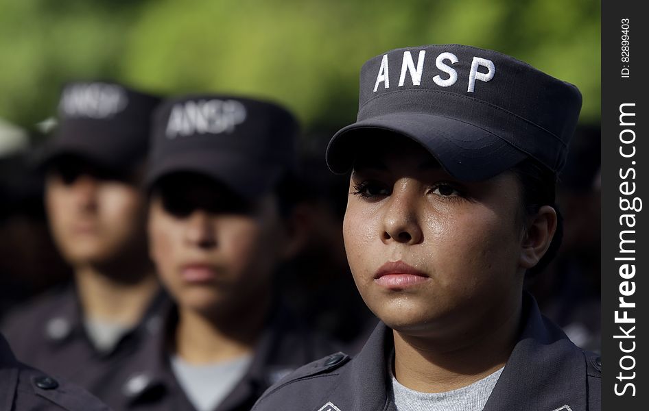 La Academia Nacional de Seguridad PÃºblica graduÃ³ este dÃ­a a 210 nuevos agentes pertenecientes a la promociÃ³n 115 del nivel bÃ¡sico. El acto contÃ³ con la participaciÃ³n del presidente de la repÃºblica Salvador SÃ¡nchez CerÃ©n, asÃ­ como del ministro de seguridad Mauricio RamÃ­rez Landaverde, el director de la PNC Howard Cotto, y el director de la ANSP Jaime MartÃ­nez. De los graduados 58 son mujeres y 152 son hombres. La Academia Nacional de Seguridad PÃºblica graduÃ³ este dÃ­a a 210 nuevos agentes pertenecientes a la promociÃ³n 115 del nivel bÃ¡sico. El acto contÃ³ con la participaciÃ³n del presidente de la repÃºblica Salvador SÃ¡nchez CerÃ©n, asÃ­ como del ministro de seguridad Mauricio RamÃ­rez Landaverde, el director de la PNC Howard Cotto, y el director de la ANSP Jaime MartÃ­nez. De los graduados 58 son mujeres y 152 son hombres.