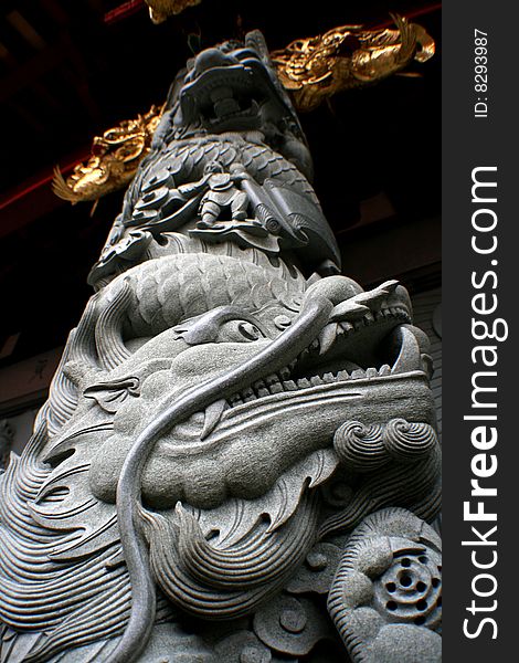 Dragon column in a confucion/taoist temple in Taipei