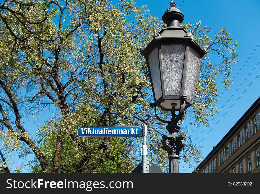 Viktualienmarkt Signage Beside Black Street Light during Daytime