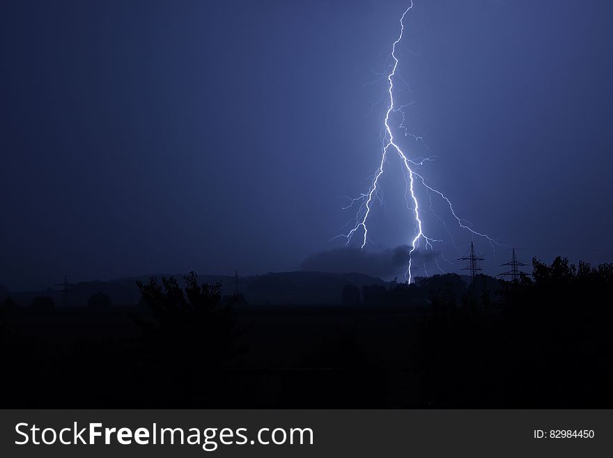 Lightning Jolt during Night Time