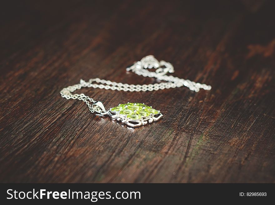 Women&#x27;s Green Necklace