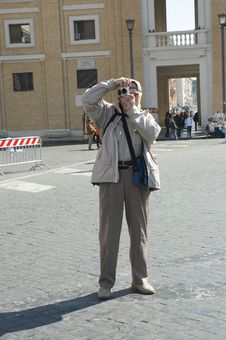 Elderly Photographer Tourist In Rome Royalty Free Stock Photos