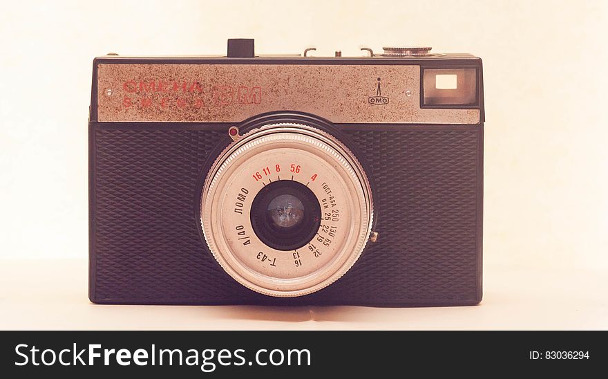 Front view of vintage analogue camera.