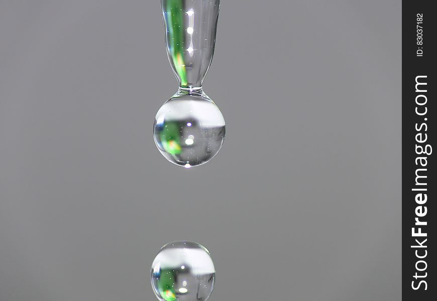 Water Droplet in Close Up Photography