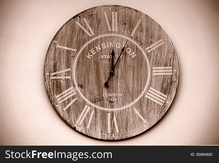 Kensington Brown Round Wall Analog Clock
