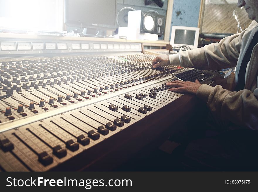 Hands on sound board