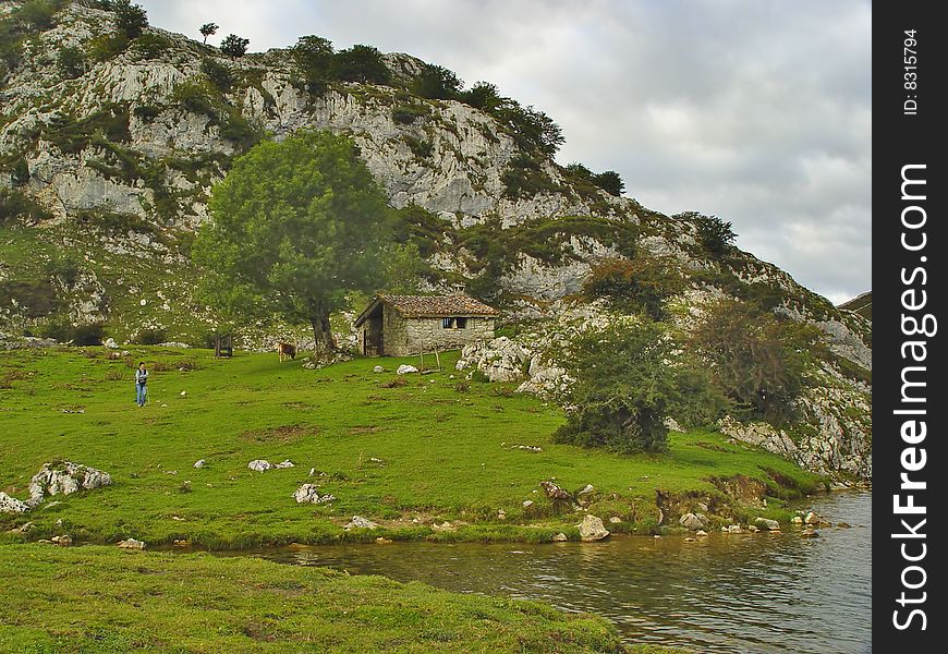 Excursion from Lake Enol. Then, climb to the lake Ercina. Excursion from Lake Enol. Then, climb to the lake Ercina