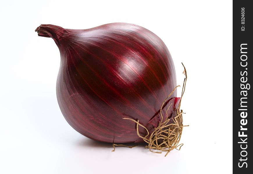 Red onion.
Expressive lighting three lamps stresses sape. By carefully drawing the skin.