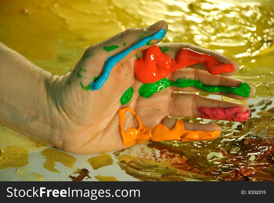 Painter's Hand who is painting - painted fingers