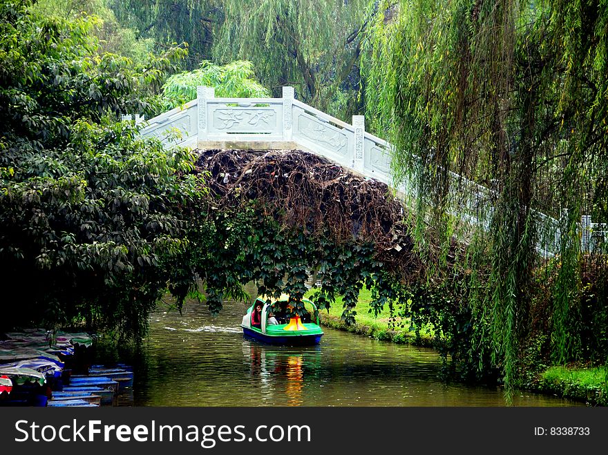 Pengzhou, China: Chinese  Bridge in Pengzhou Park