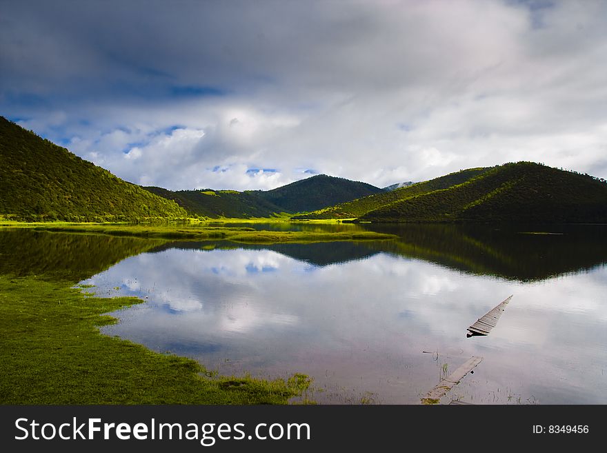 The very beautiful lake is in fragrant space lira in Yunnan