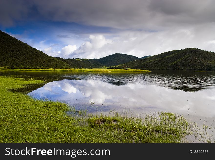 The very beautiful lake is in fragrant space lira in Yunnan