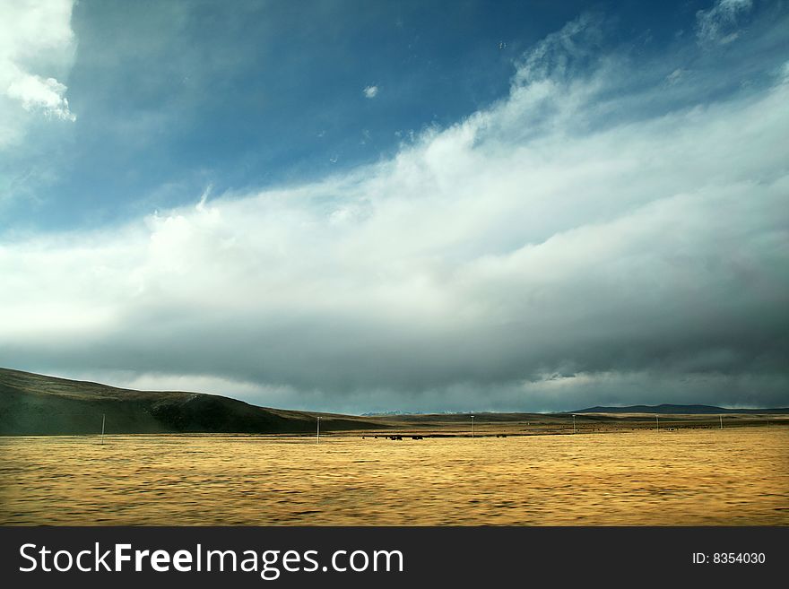 Grand clouds in tibetan plateau