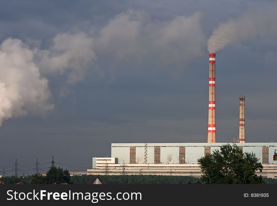 Coal power plant with pipes