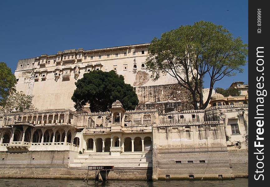 Rajput style City Palace by Lake Pichola in  Udaipur (Rajasthan) India
