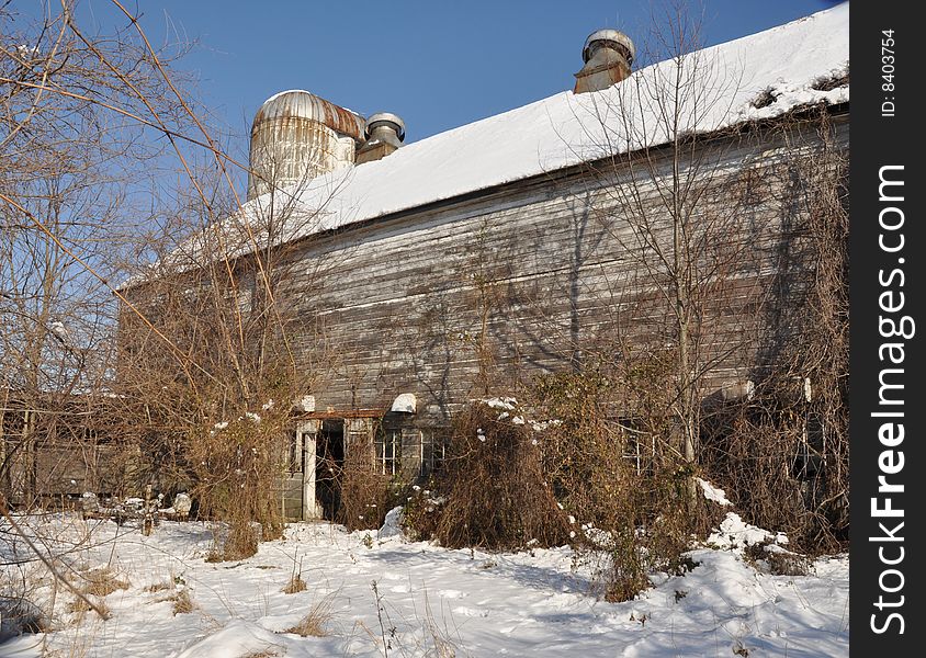 This is is abandoned dairy farm in Salem County New Jersey. This is is abandoned dairy farm in Salem County New Jersey.