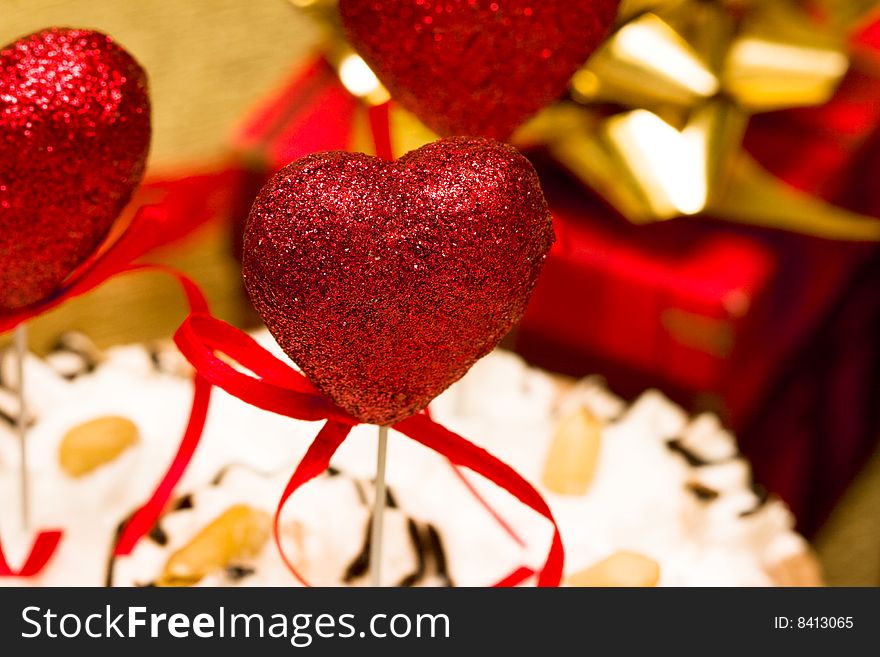 Cake with red valentine hearts