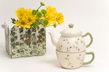 Teapot Next To Bouquet Of Yellow Flowers Stock Images Teapot Next To Bouquet Of Yellow Flowers Stock Images