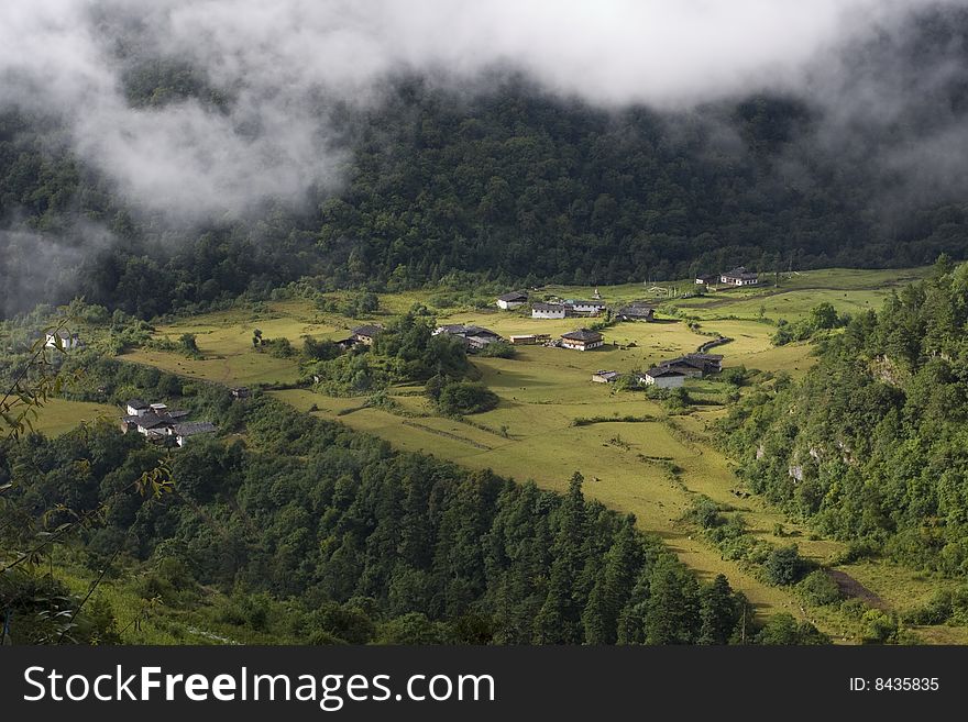 YuBeng Village is a secluded Tibetan village at the foot of Meili Snow Mountain.