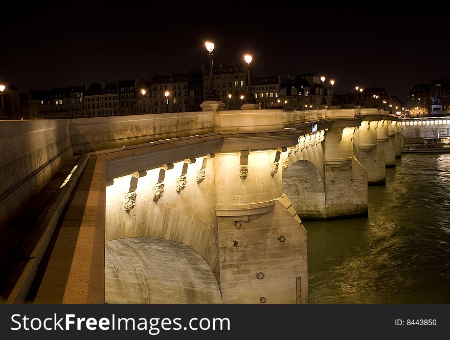 Pont neuf (new bridge) in Paris at night