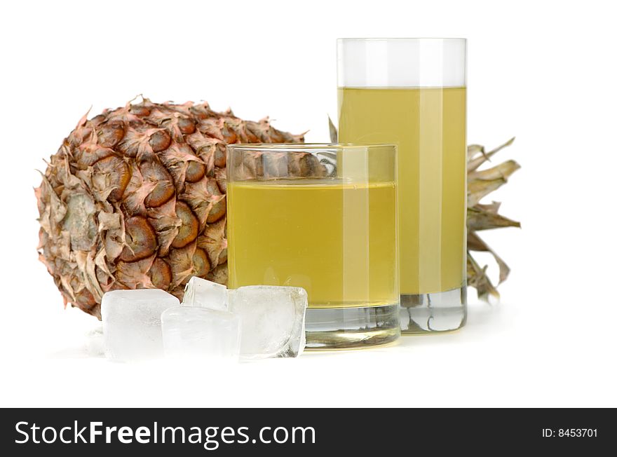 Pineapple and juice of pineapple with an ice
