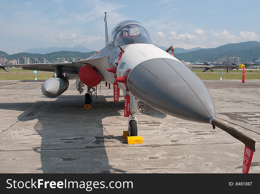 F-16 mlu block20 of taiwan, with missile.